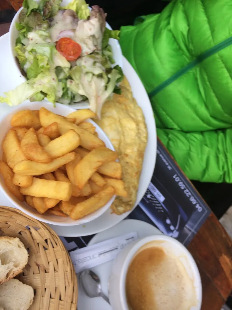 Elizabeth Smith_Le Vieux Café_Uzès_review