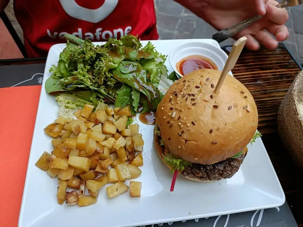 Justin Hayes_Le Caracoles_Uzès_review