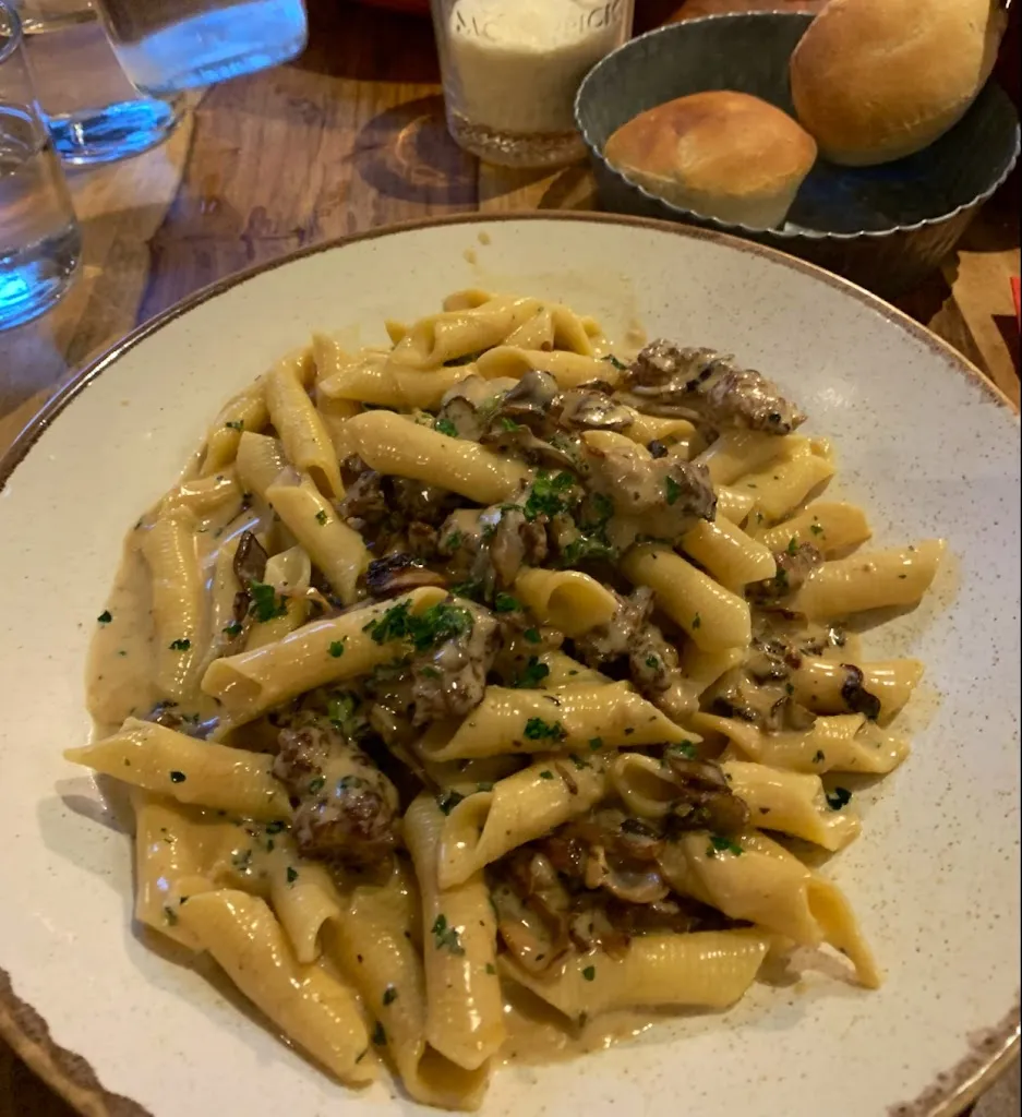 Victoria Duarte_Le Zanelli_Uzès_review