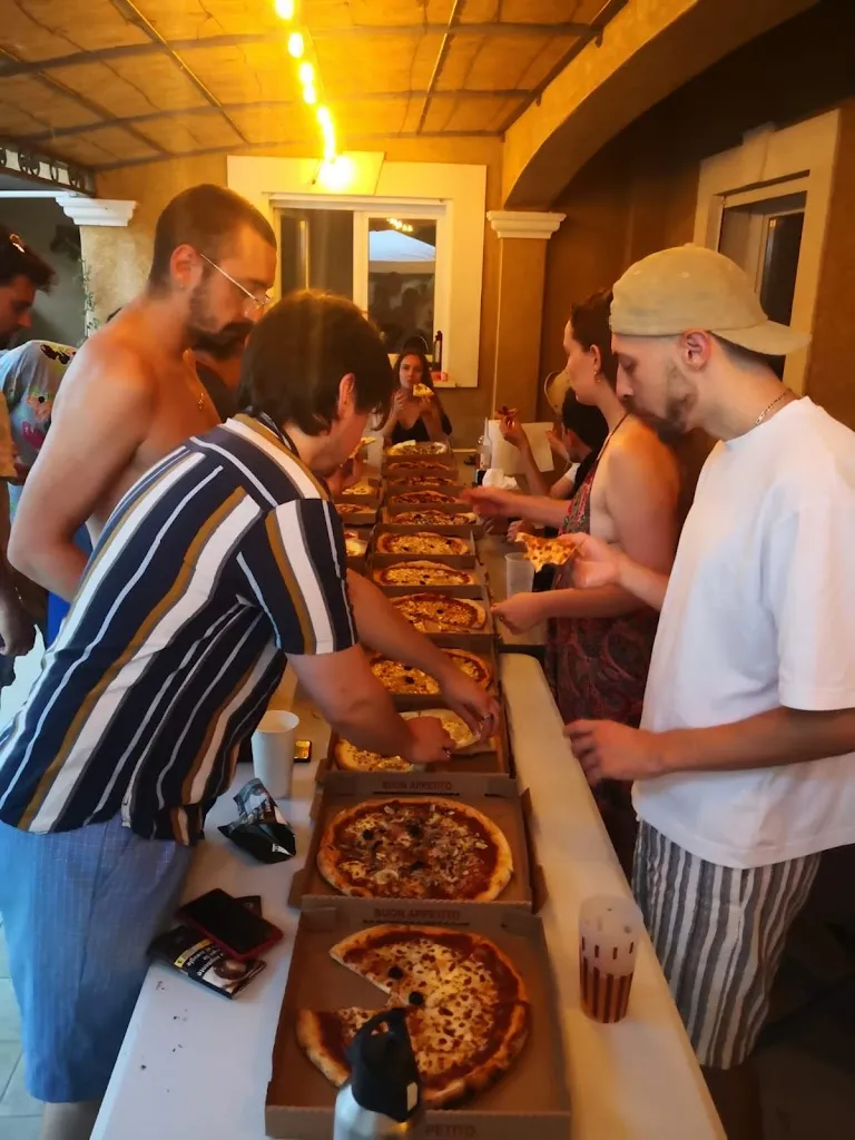 Marine Jurie_La familia_Uzès_recensione