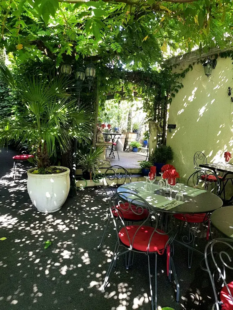 Au Vieux Four Restaurant in Vignon-en-Quercy