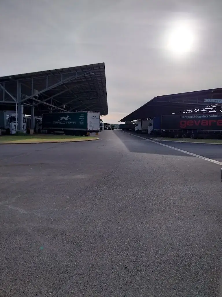 James Edwards Edwards_TRUCK ETAPE BEZIERS Restaurant_Vendres_review