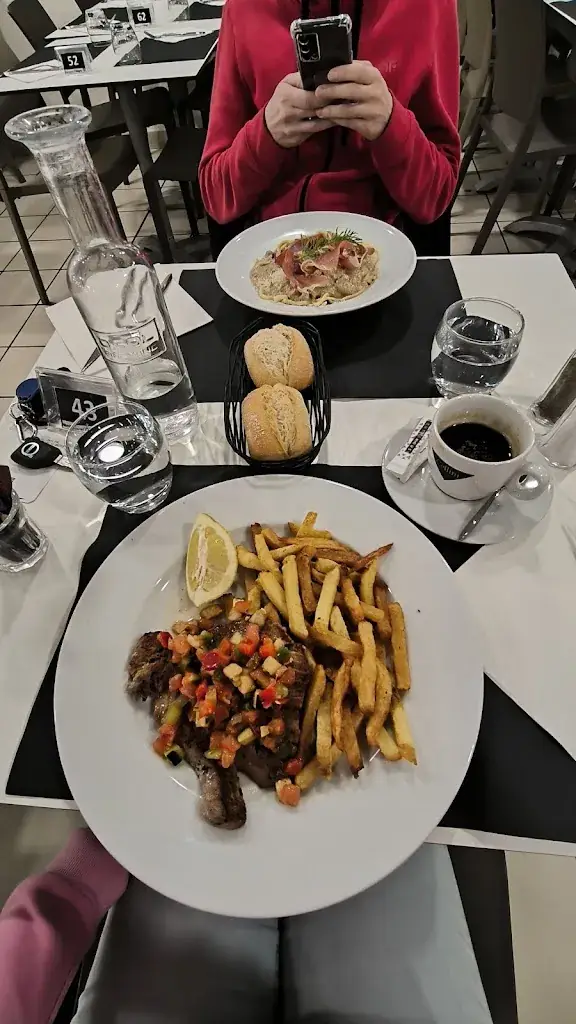 Gabriela_TRUCK ETAPE BEZIERS Restaurant_Vendres_review