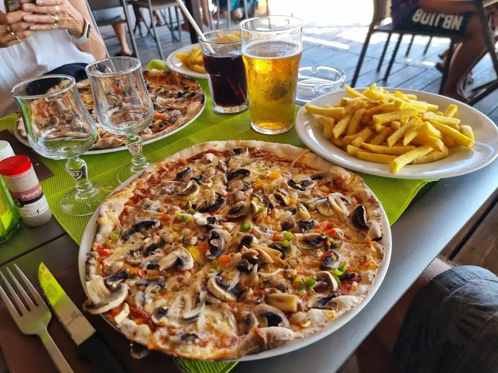 Darron Hartas_Les Canisses_Vendres_recensione