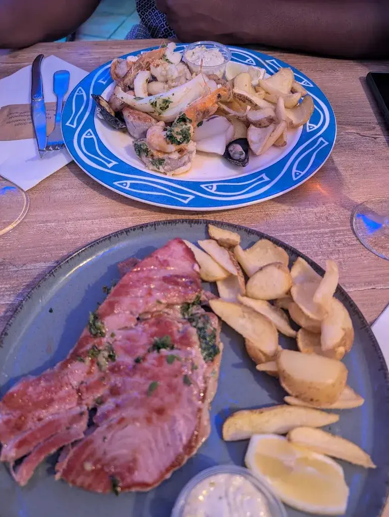 Cristina H_L'Odacieuse_Valras-Plage_reseña