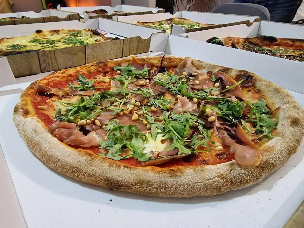 Gaetan Vidal_Pizzeria Magari_Vénéjan_review
