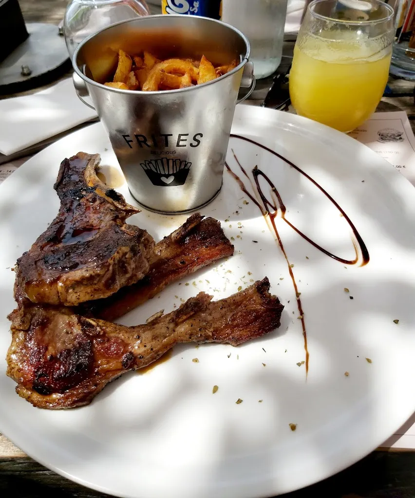 La P'tite Guinguette_Saint-Étienne-des-Sorts_slider_image_3