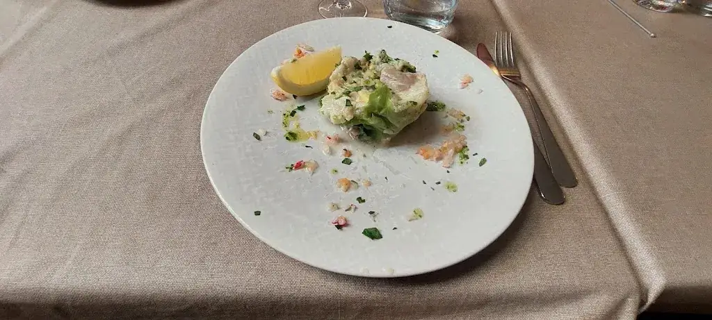 Houda CHER._L'Angevis_Chusclan_review