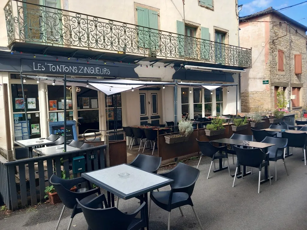 LES 2 TONTONS ZINGUEURS_Verfeil_slider_image_1