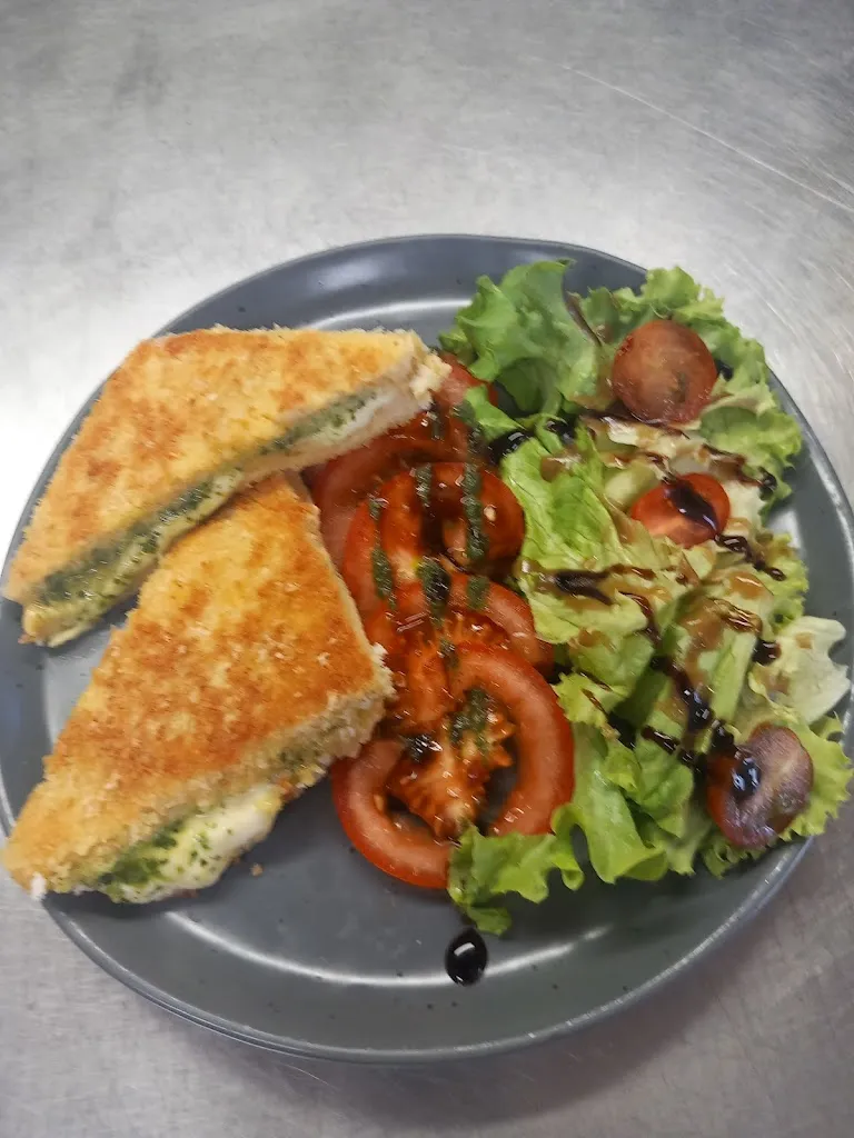 LES 2 TONTONS ZINGUEURS_Verfeil_slider_image_2