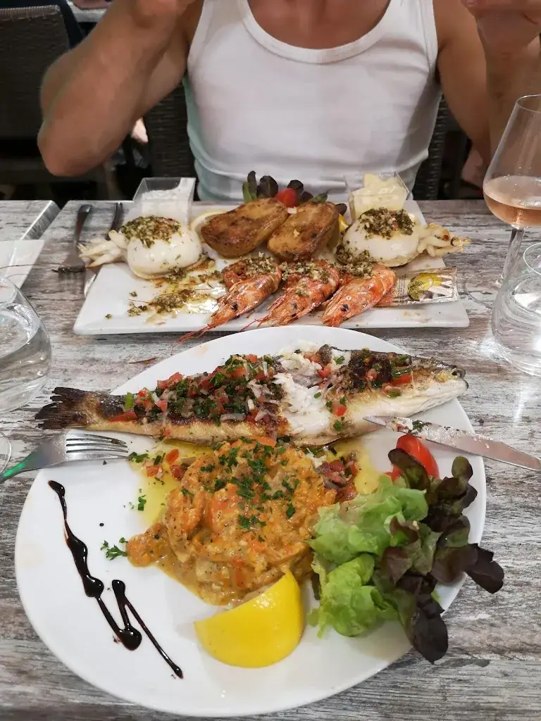 Mike Smith_Le Marius_Valras-Plage_review