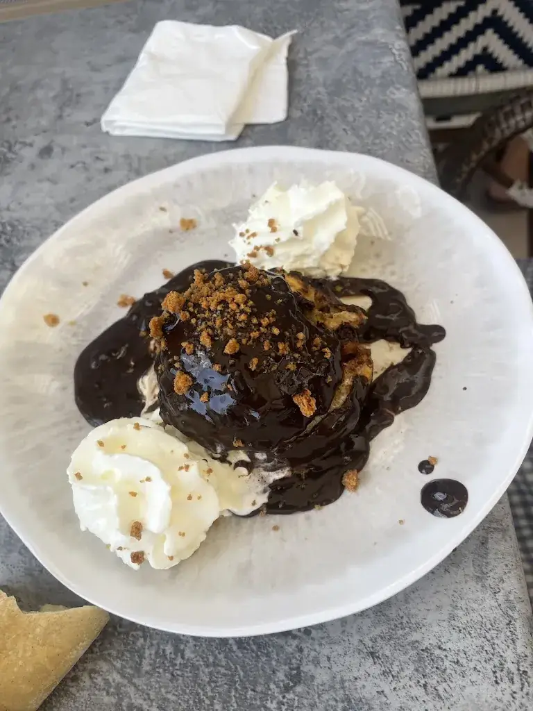 Alissa Devaux_Restaurant Le Local_Valras-Plage_review