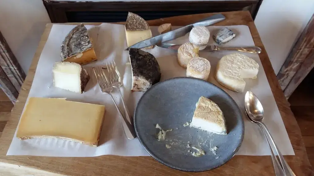 Le clos d'Emile restaurant in Mornay-sur-Allier