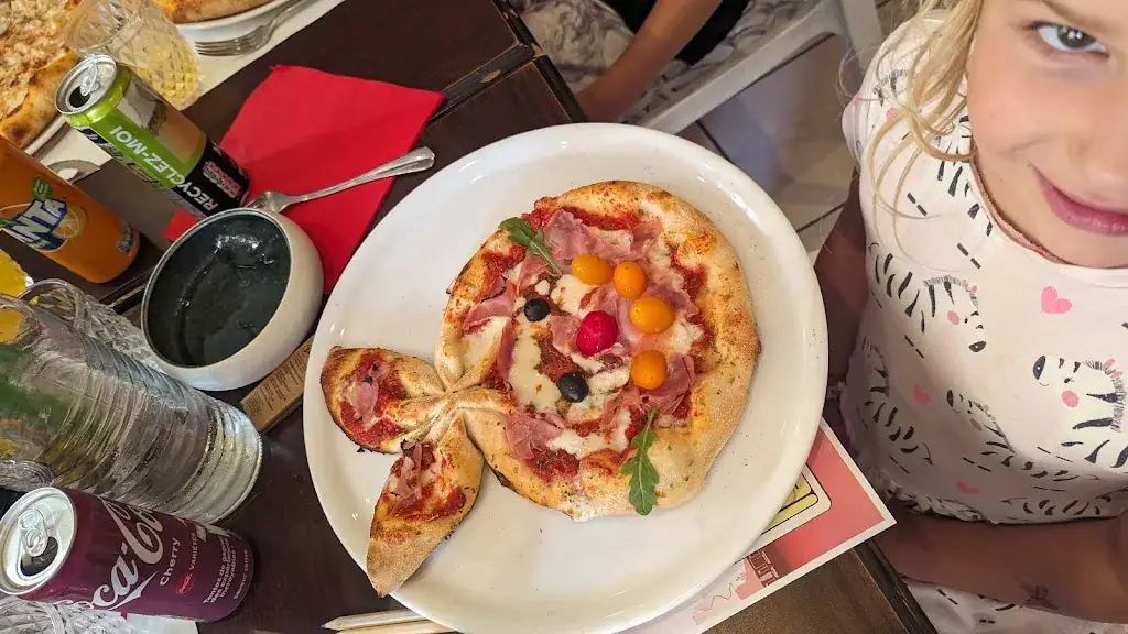 Carl Lucas_Casa Ditta - Pizzeria & Trattoria_Valras-Plage_reseña