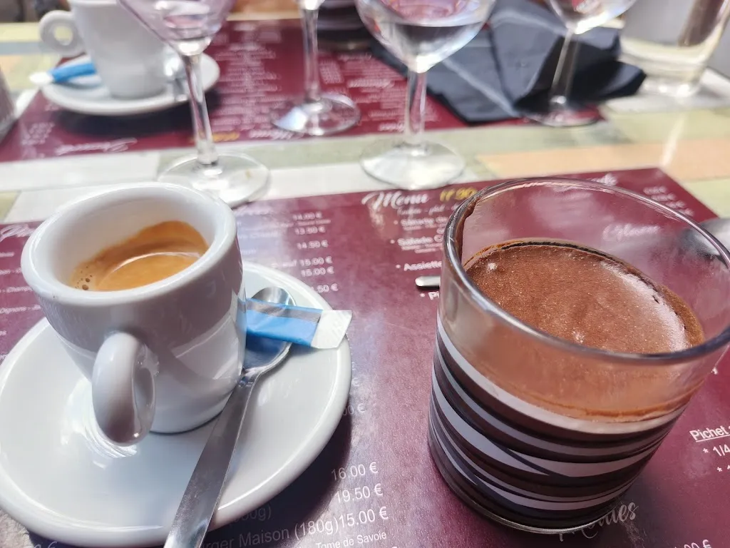 Nicole Gera_Restaurant les Élysées_Valras-Plage_review