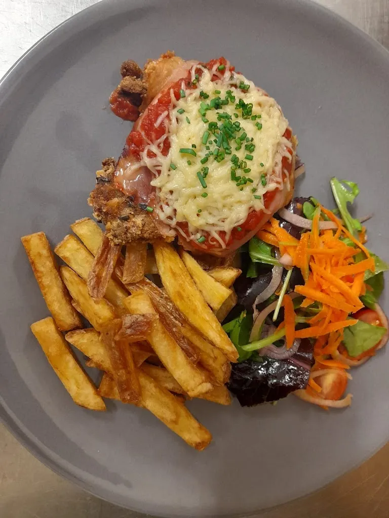 Le Pin Solitaire - Auberge du Vernet LOGIS_Vernet-Chaméane_slider_image_3