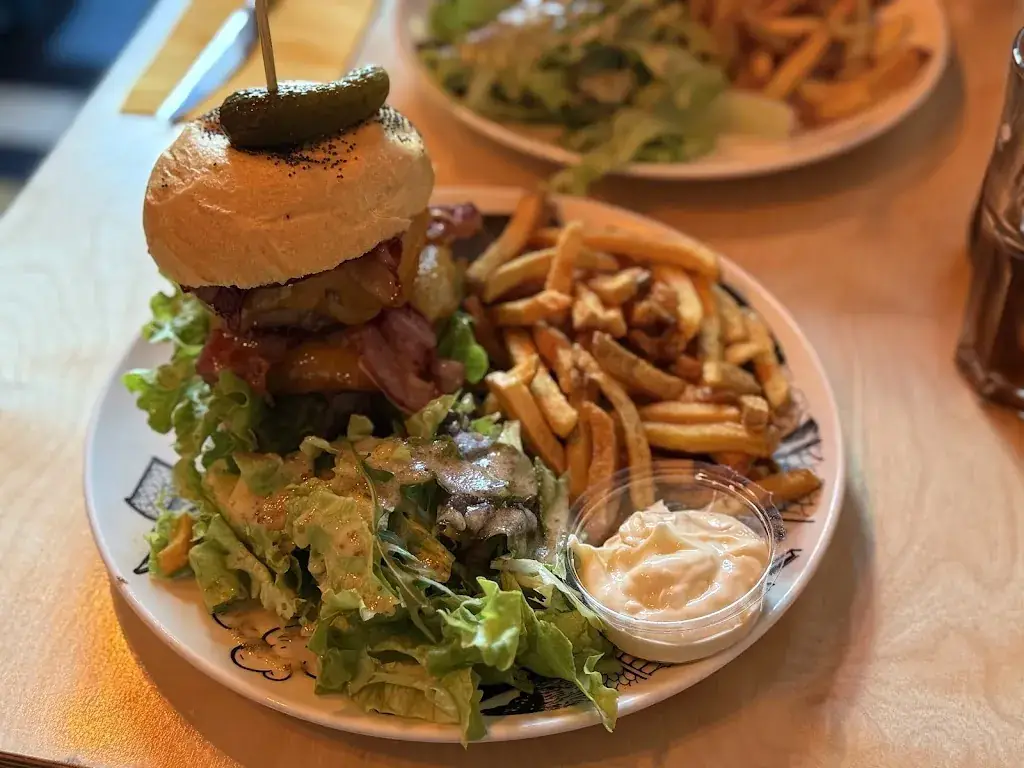 Inglewood Plainpalais_Genève_slider_image_3