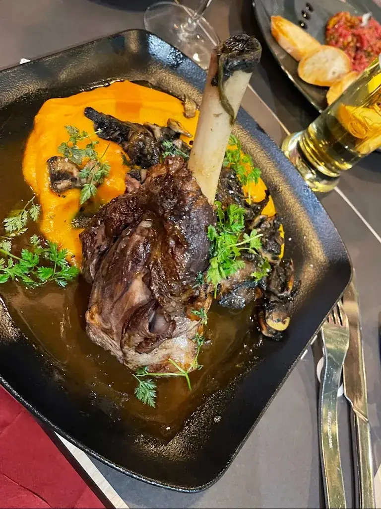 Helen Scaramuzzi_Prime's - Fine Food & Sports Bar_Acacias_review