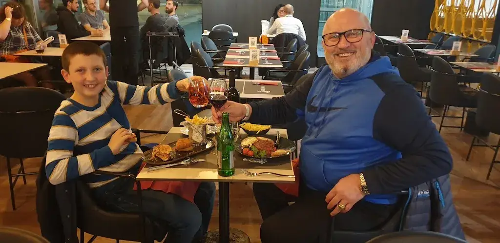 leonard kokeri_Prime's - Fine Food & Sports Bar_Acacias_review