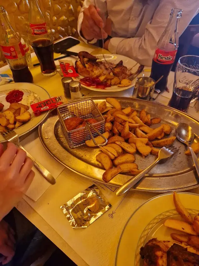 Mika S._Chez ma cousine Bourg-de-four_Genève_review