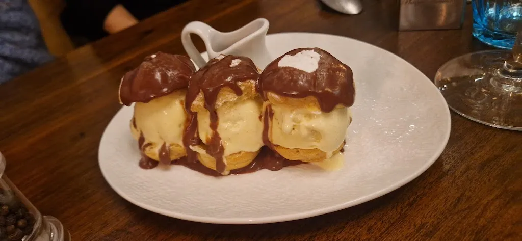 Madhuri Yalavarthi_Cafe de la Paix_Genève_review