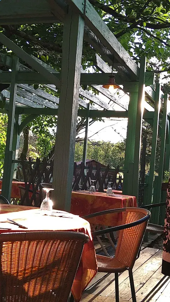 Brasserie Mam’s Padel restaurant in Vézénobres