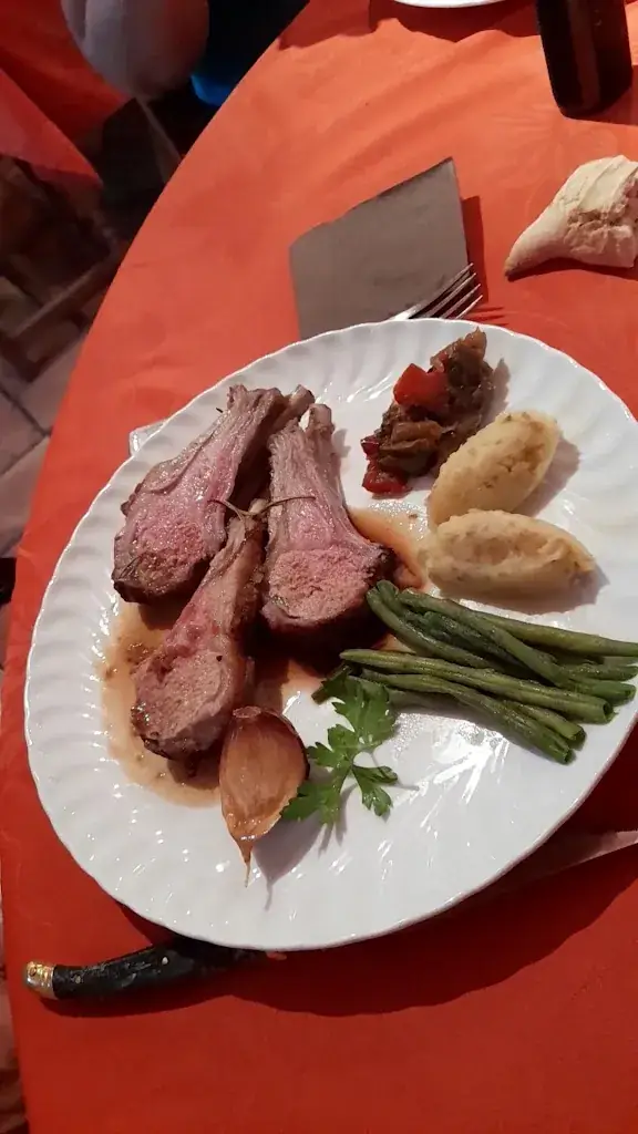 Brasserie Mam’s Padel_Vézénobres_slider_image_2