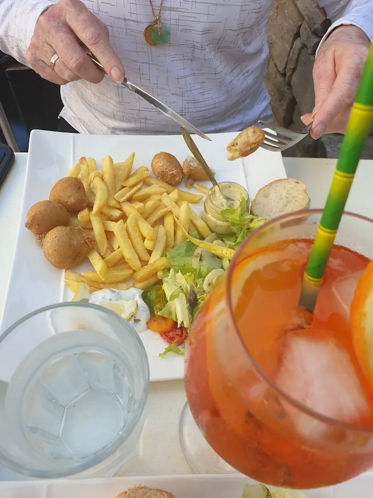 Feng Shui Today Magazine_Bar Le Centaure_Vézénobres_review