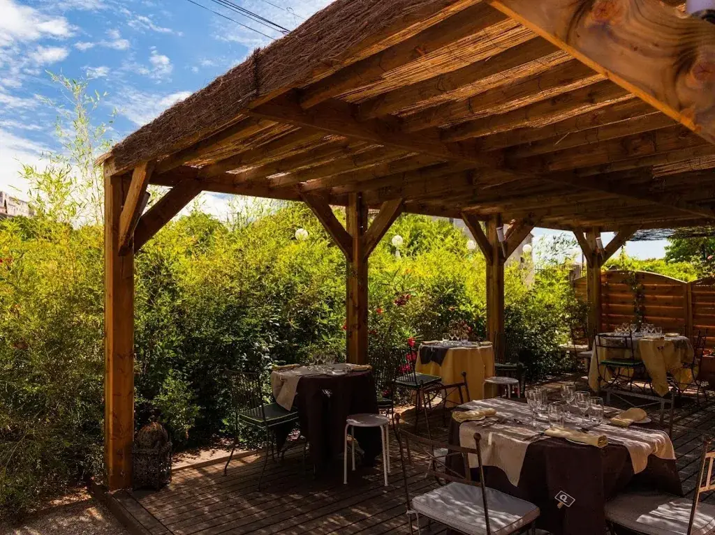 Logis Hôtel le Relais Sarrasin Rest. à la Table d'Alexandre Restaurant in Vézénobres