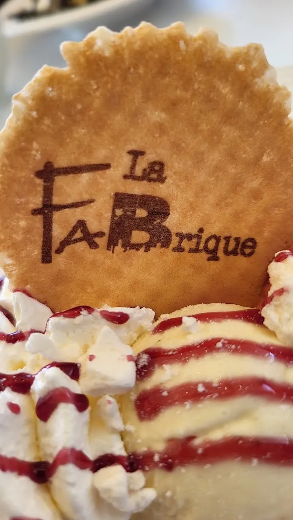 Jean Charles YSEWYN_La Fabrique_Vias_review