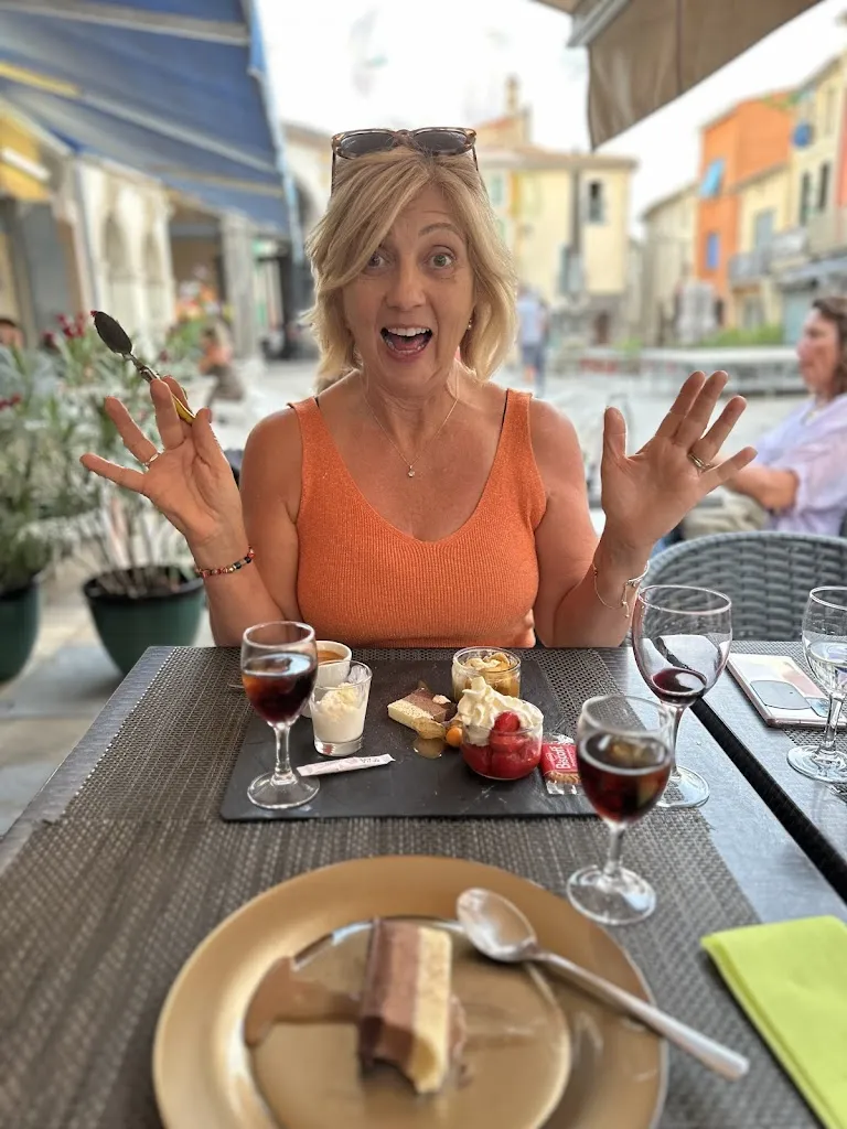 Neil Fanning_L'Amandine_Vias_review