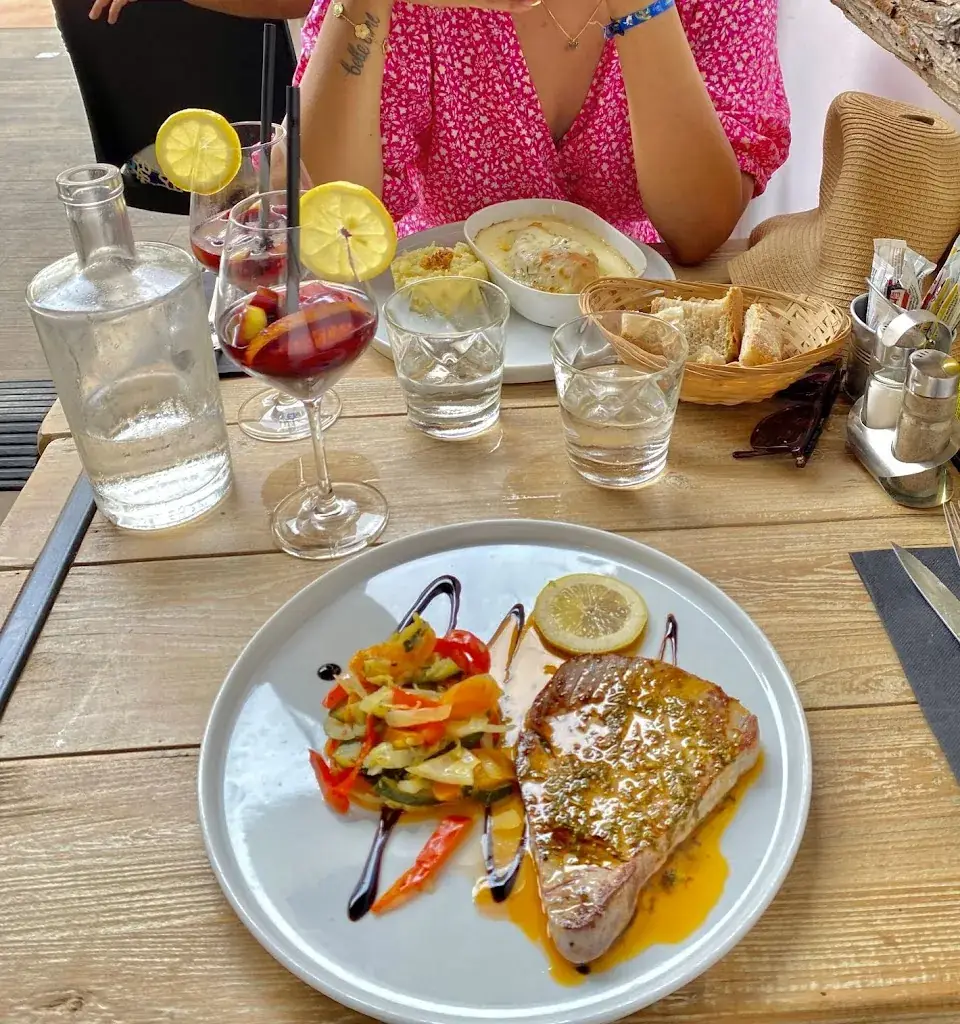 Claudia Blanco_Vias 1800_Vias_review