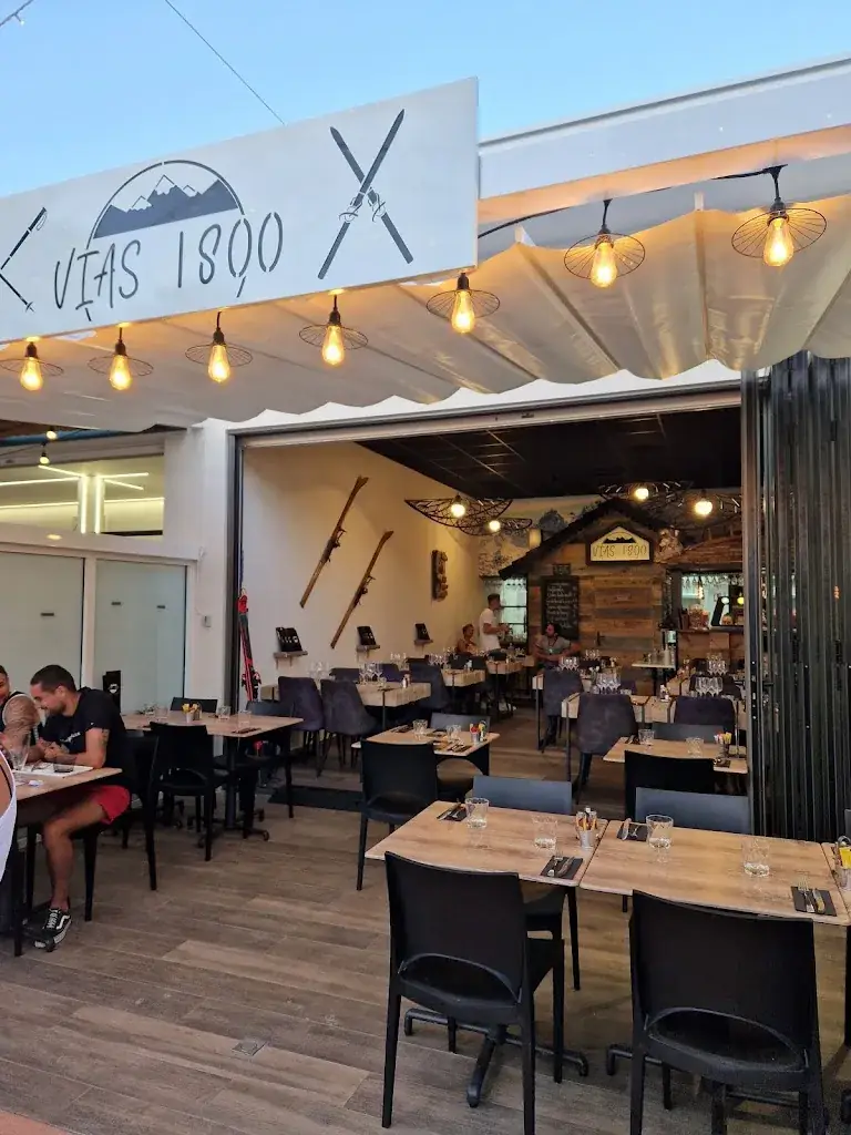 Vias 1800 restaurant in Vias