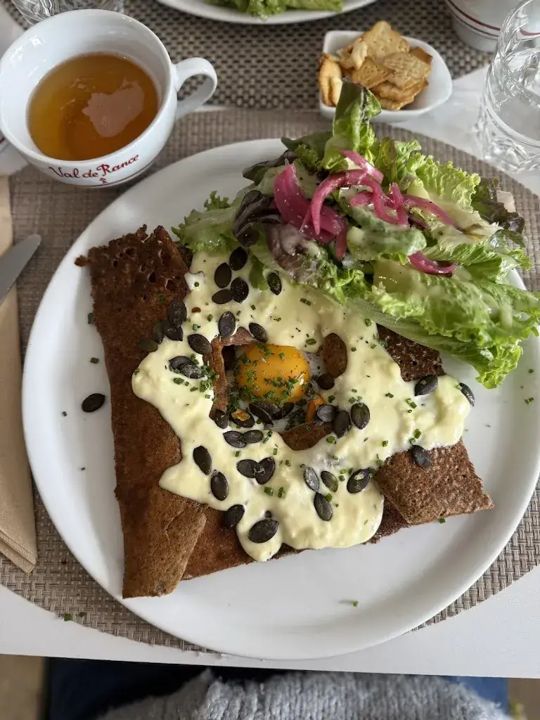 Virginie Dubois_La crêpe renversée_Vic-en-Bigorre_review