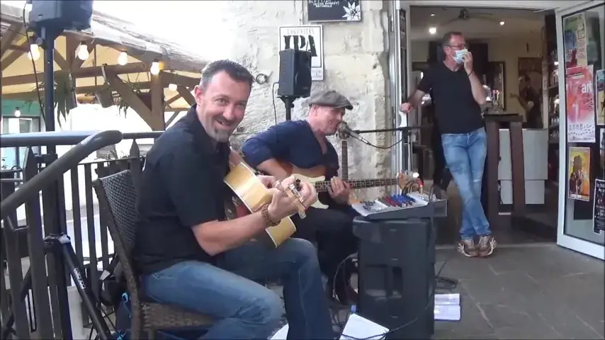 Le Bistrot d'en Face_Vic-Fezensac_slider_image_2