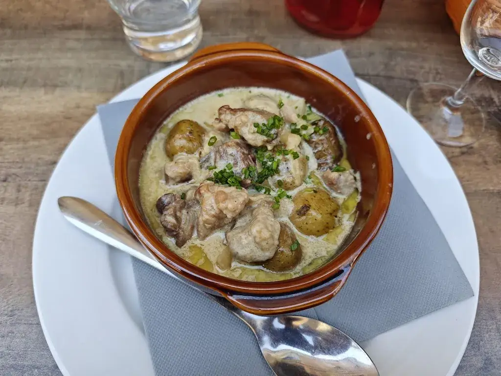 Le XX Bar à manger_Vic-Fezensac_slider_image_3