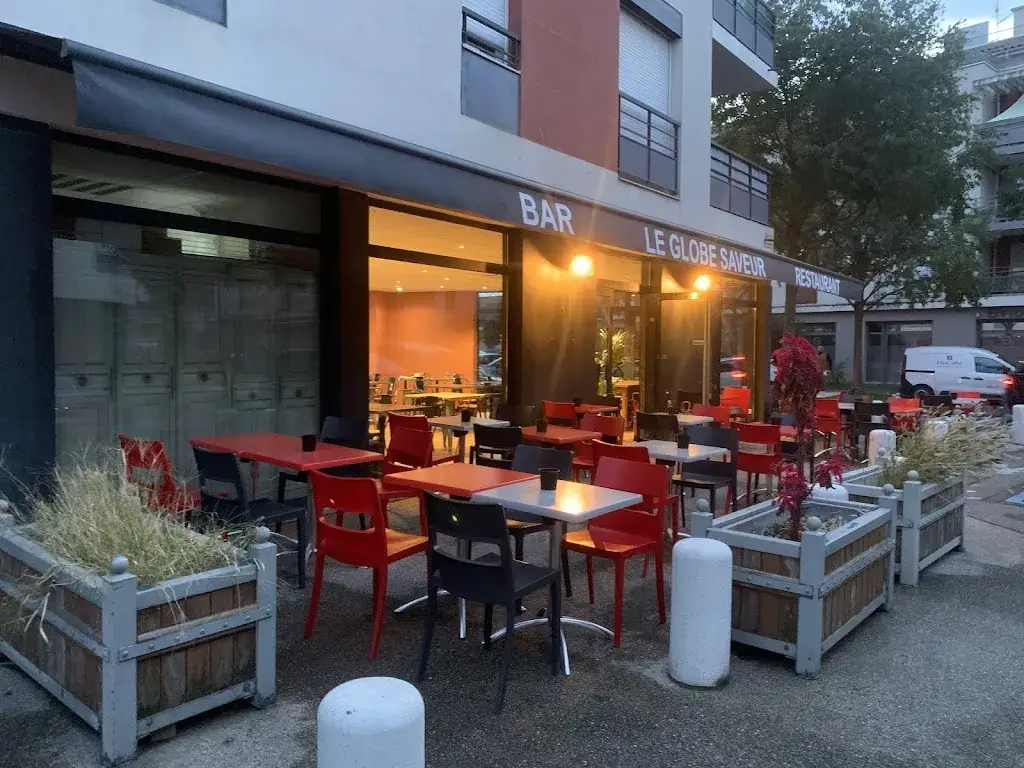 Le Globe Saveur restaurant in Meyzieu