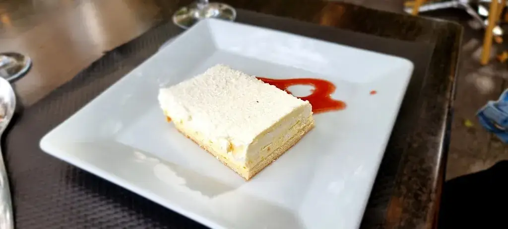 Volodymyr Melymuka_Restaurant Le Globe - Cuisine Traditionnelle - Produits Régionaux_Villefranche-de-Rouergue_review