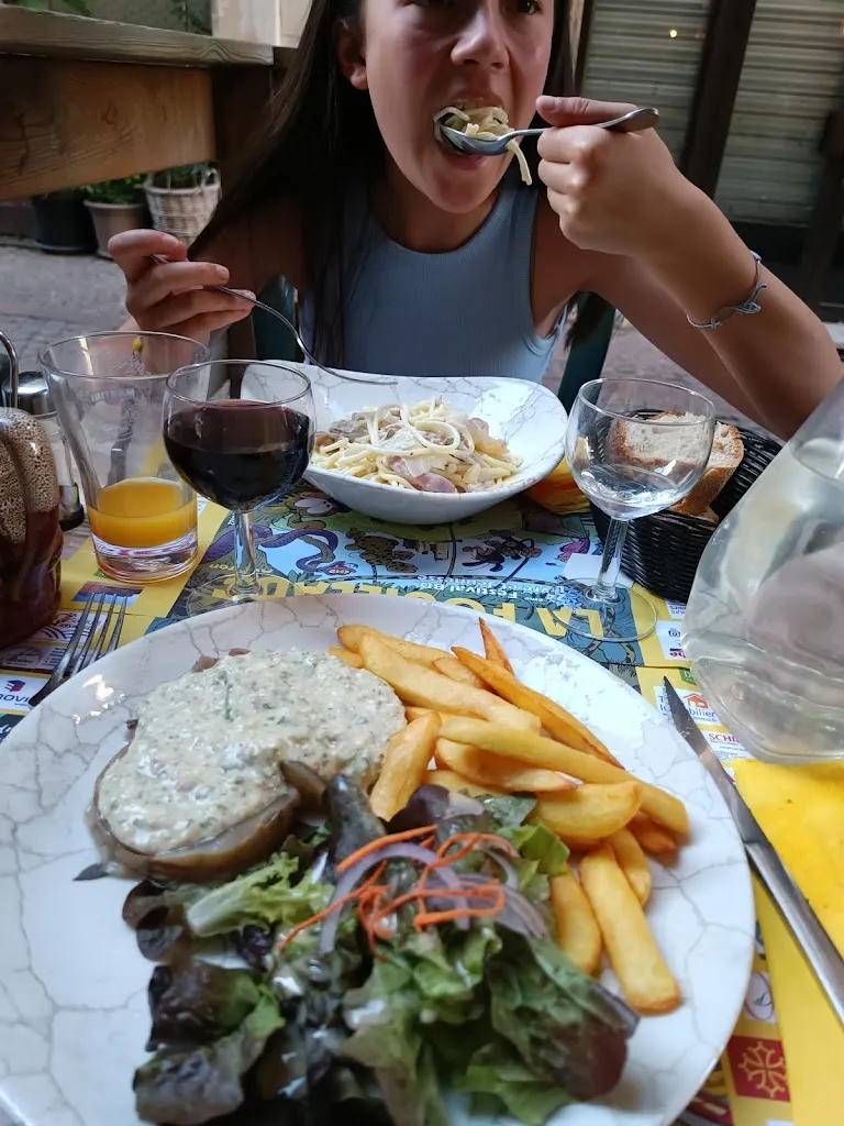 Le Césarée BAR-BRASSERIE_Villefranche-de-Rouergue_slider_image_3