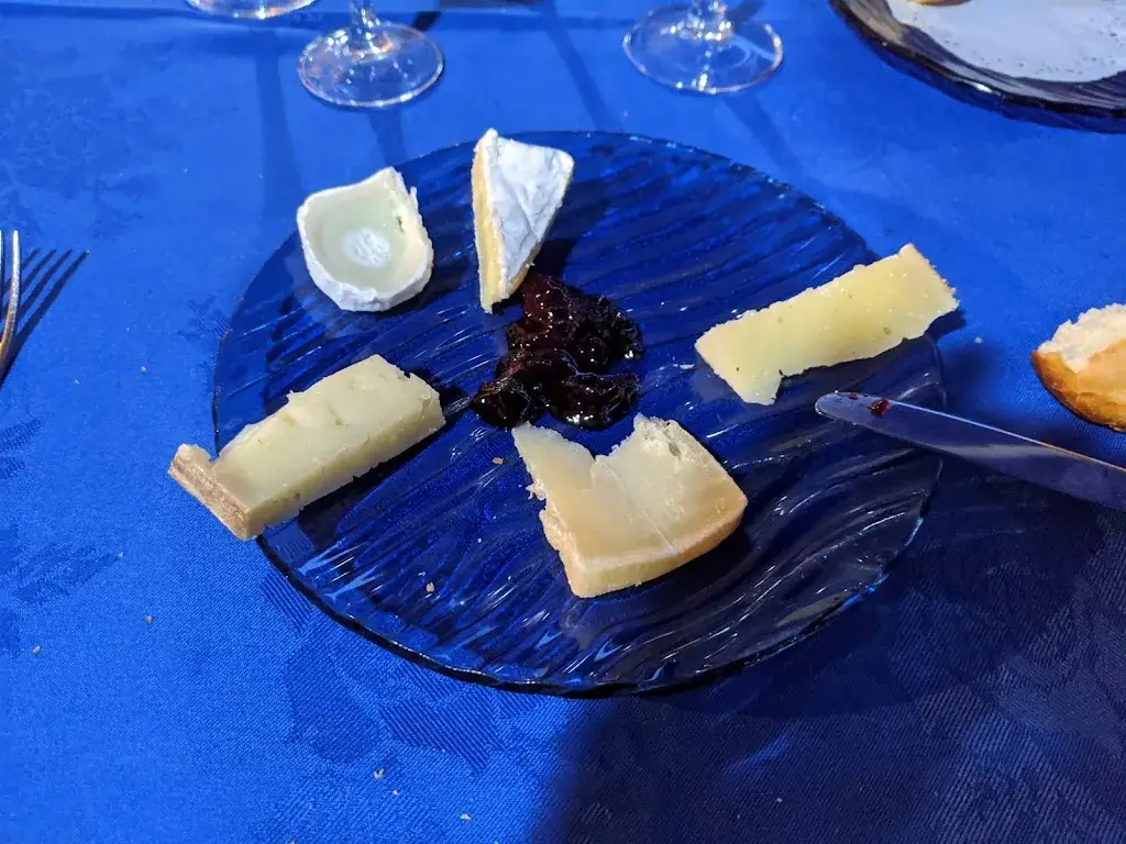 Menu_Restaurant Le Clos Bleu_Villeneuve-de-Rivière_image_8