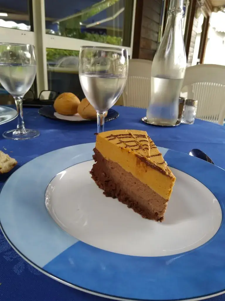 Menu_Restaurant Le Clos Bleu_Villeneuve-de-Rivière_image_9