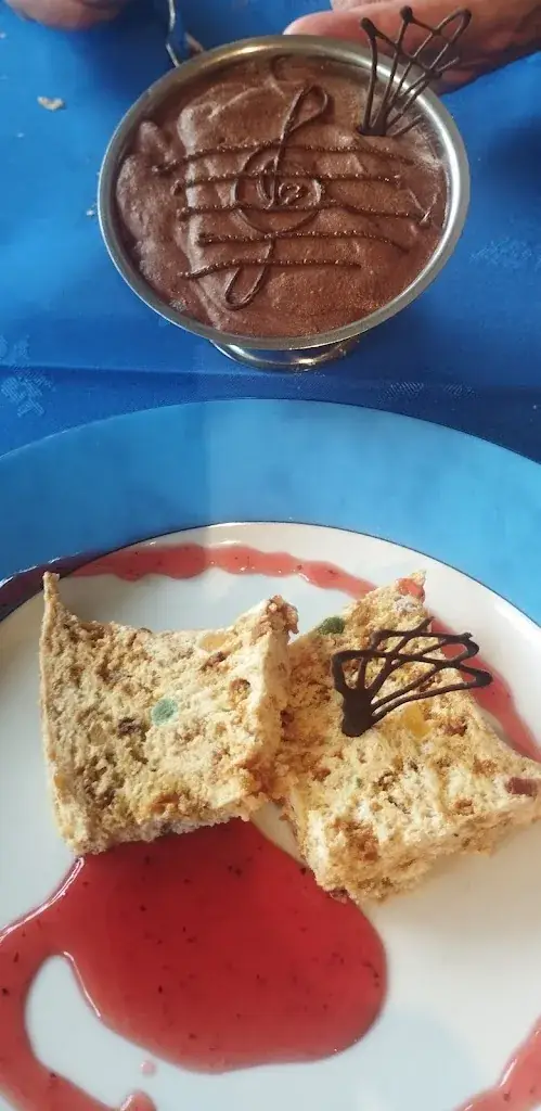 Christine Rigaud_Restaurant Le Clos Bleu_Villeneuve-de-Rivière_review