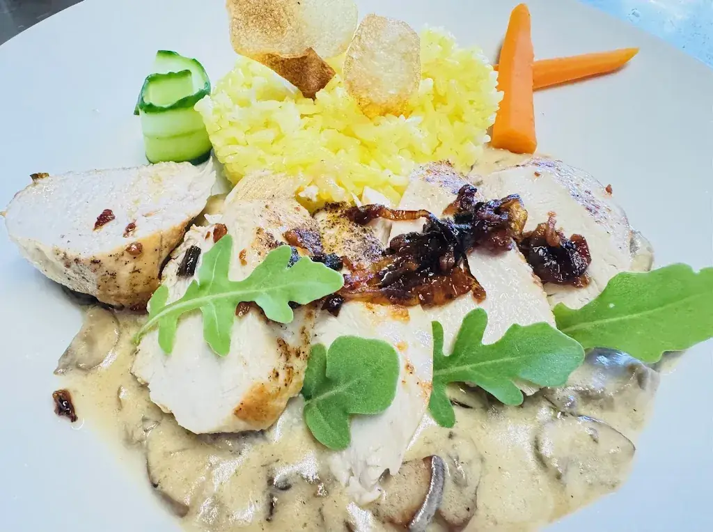 Linda Huong_Le Cherimoya Restaurant_Villeneuve-de-Rivière_review