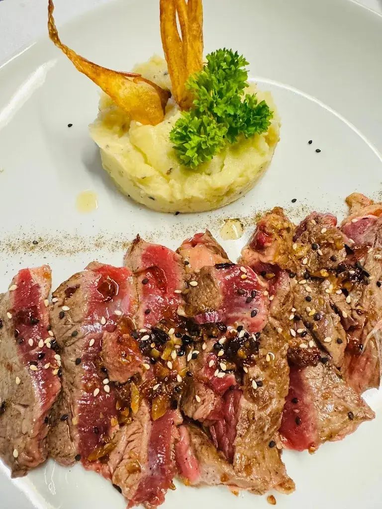 Daniel Popa_Le Cherimoya Restaurant_Villeneuve-de-Rivière_review