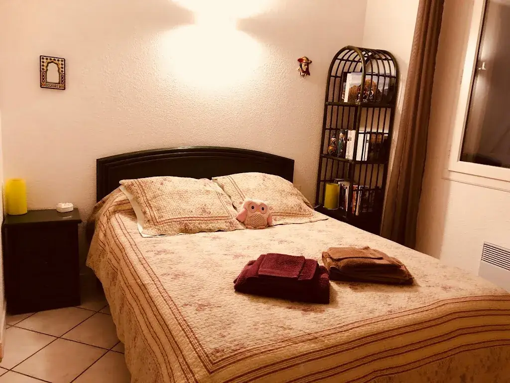 CARPE DIEM Table et Chambres d'hôtes familiales_Villeneuve-la-Rivière_slider_image_2