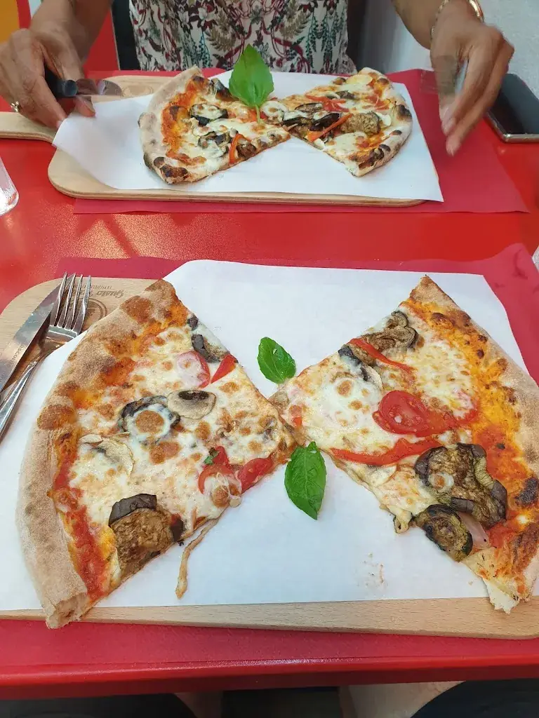 Ewald Van Der Helm_Pizzeria Gusto Italiano / Pizza e Pasta_Villeneuve_review