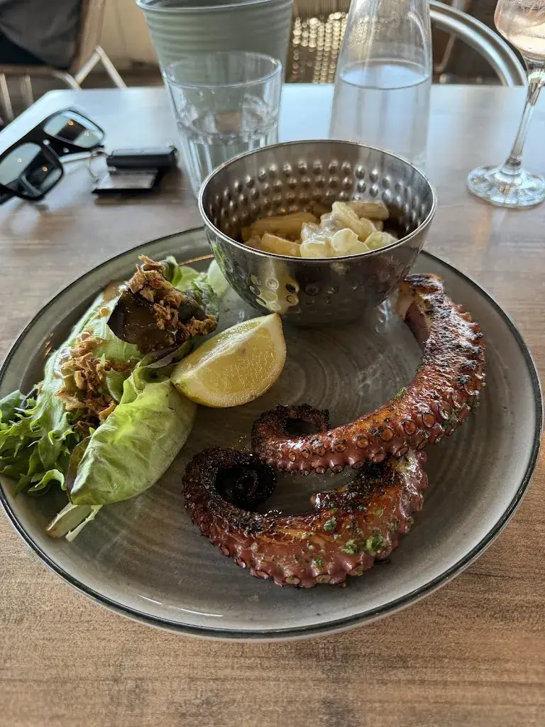 J LM_La Guinguette de Roger et Fifi, Montpellier_Villeneuve-lès-Maguelone_review