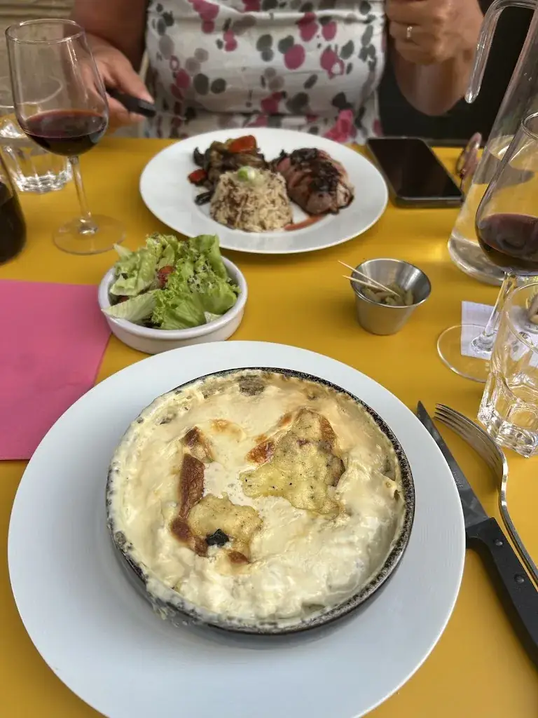 Chris McLaren_Au bougainvillier_Villeneuve-lès-Maguelone_review