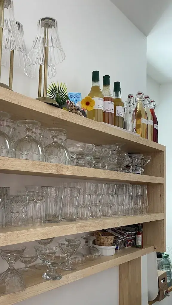 alix_Au bougainvillier_Villeneuve-lès-Maguelone_review