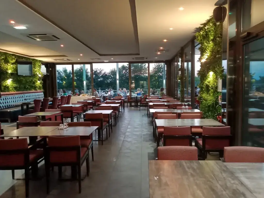 Les Voiles Du Grand Large_Meyzieu_slider_image_3